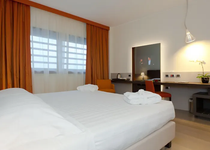 Rmh Des Arts 4* Μόντενα