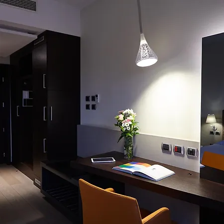 Rmh Des Arts 4* Μόντενα