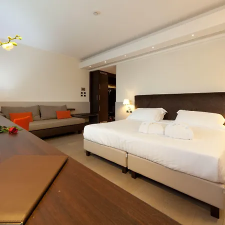 Rmh Des Arts Hotel 4*